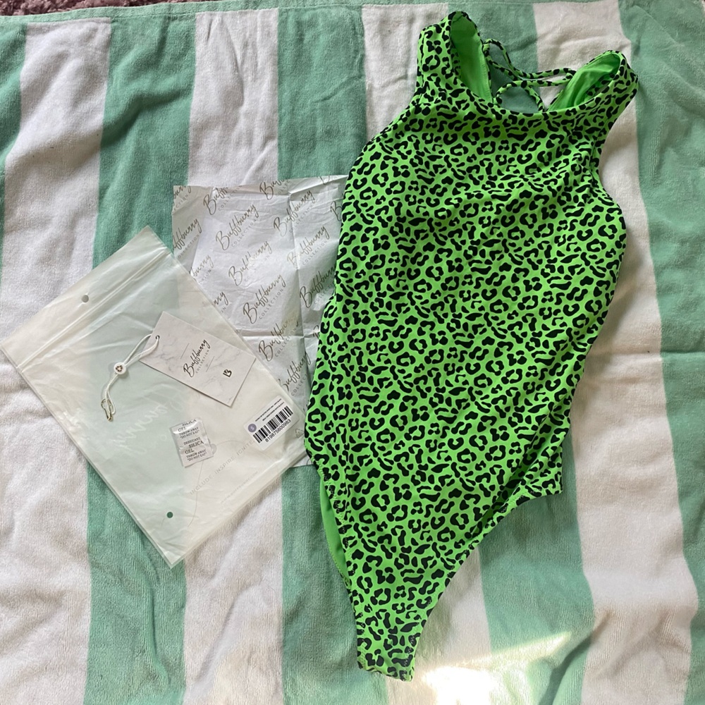 NWT SZ SMALL GREEN LEOPARD SHARK BITE ONE PIECE SWIMSUIT